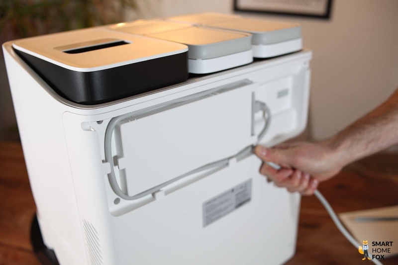 Видна система управления кабелями Roborock S8 Pro Ultra.